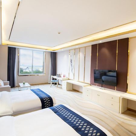 St Hotel Wattay Airport Vientiane Dış mekan fotoğraf