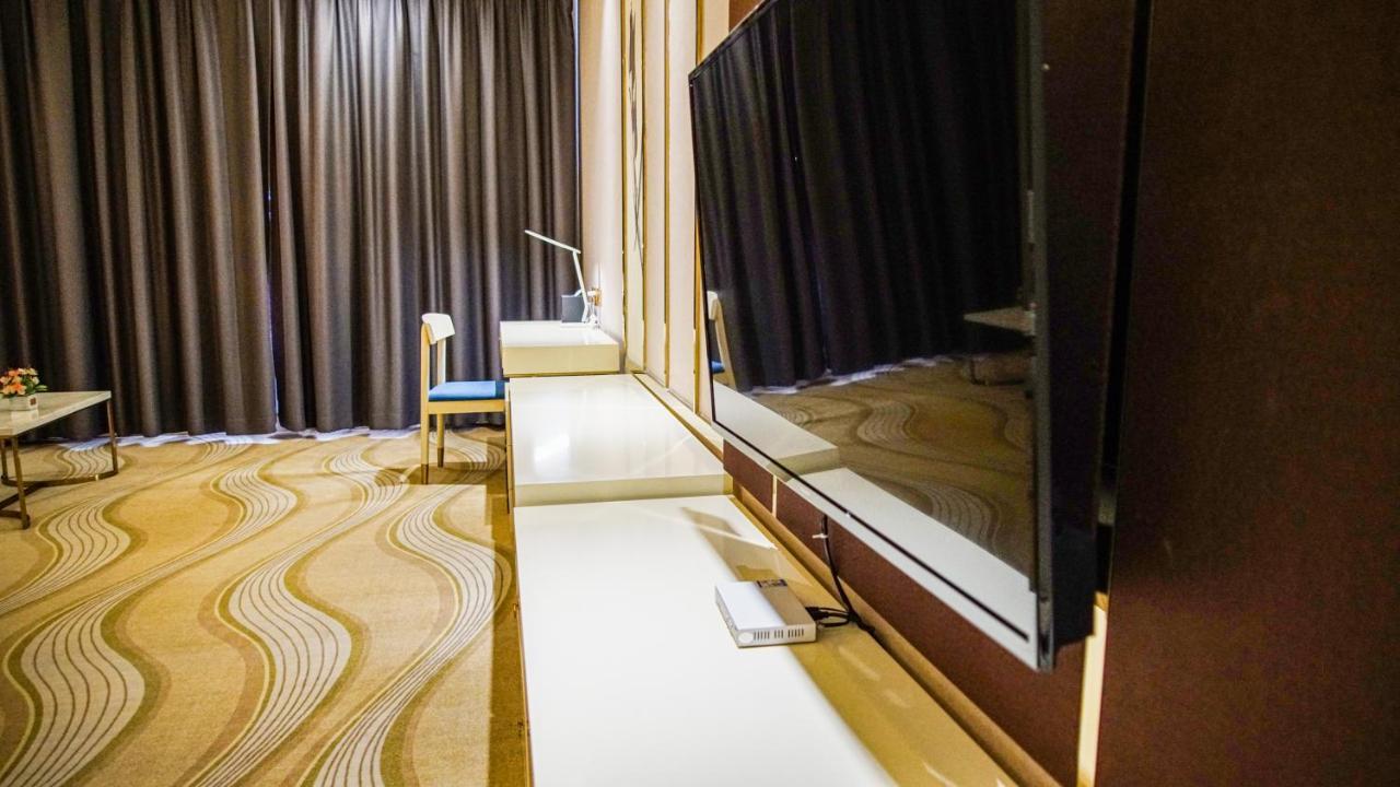 St Hotel Wattay Airport Vientiane Dış mekan fotoğraf